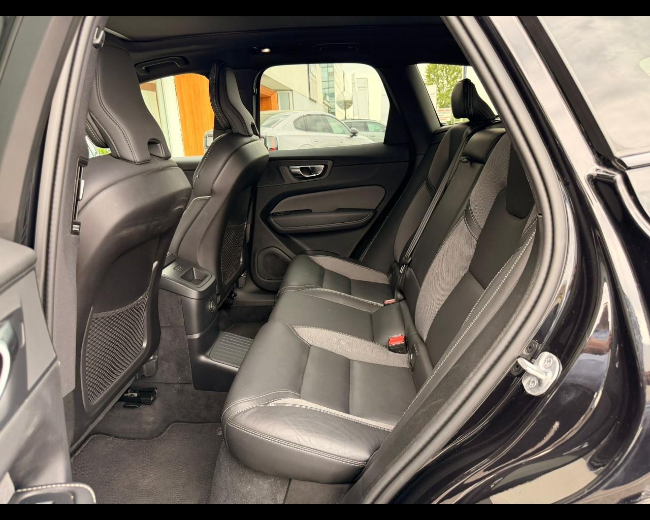 VOLVO XC60 T6 PHEV AWD PLUS DARK AUTO