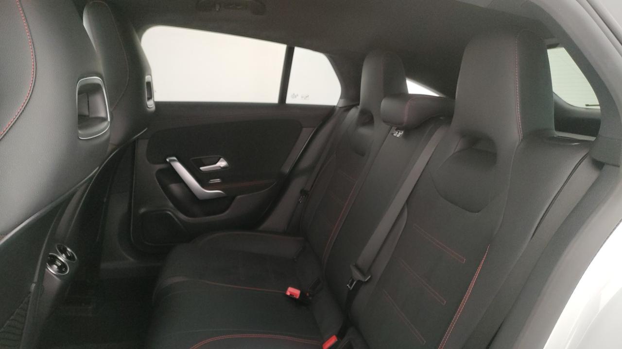 Mercedes-Benz CLA Shooting Brake 200 Premium auto