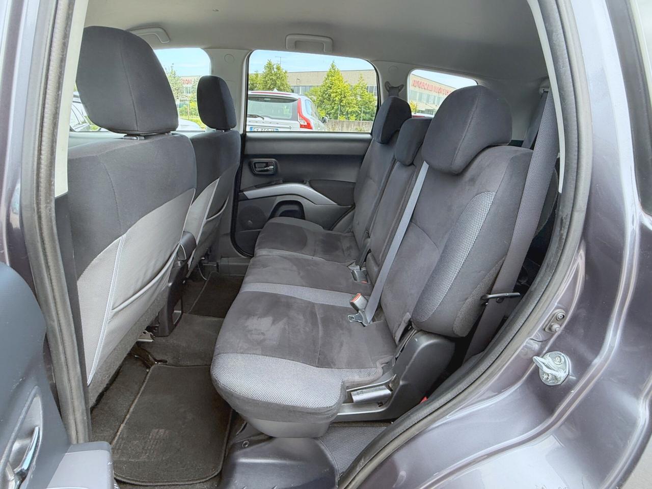 Mitsubishi Outlander 2.4 Benz/Gpl MIVEC Instyle 7 p.ti