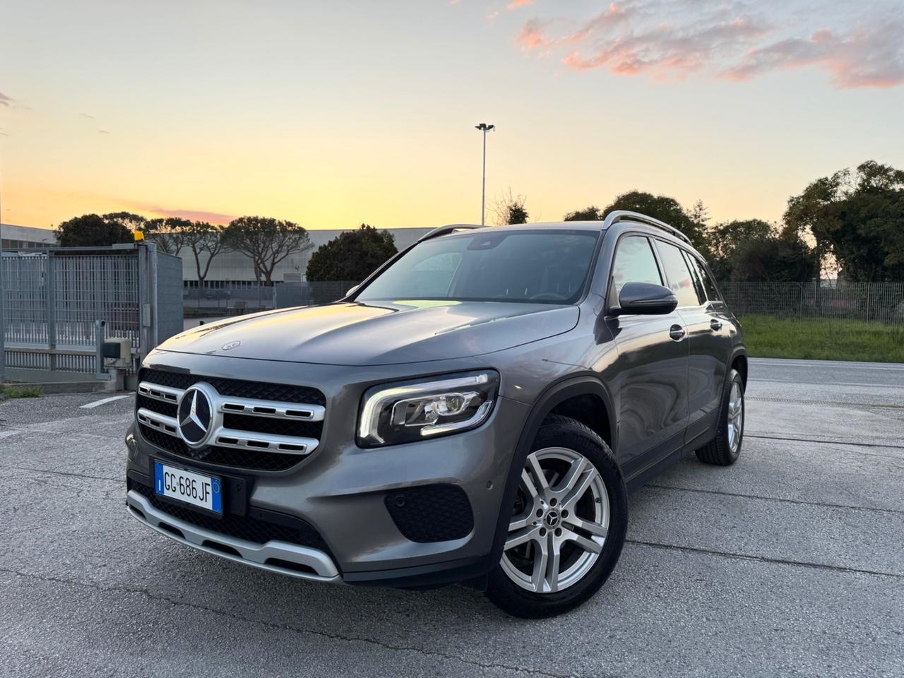 MERCEDES GLB 180d Sport - Luci Ambient Navi 18