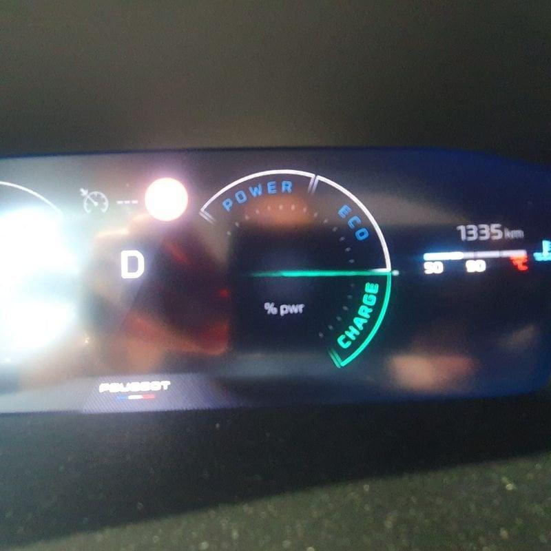 Peugeot 208 5P - ALLURE Hybr
