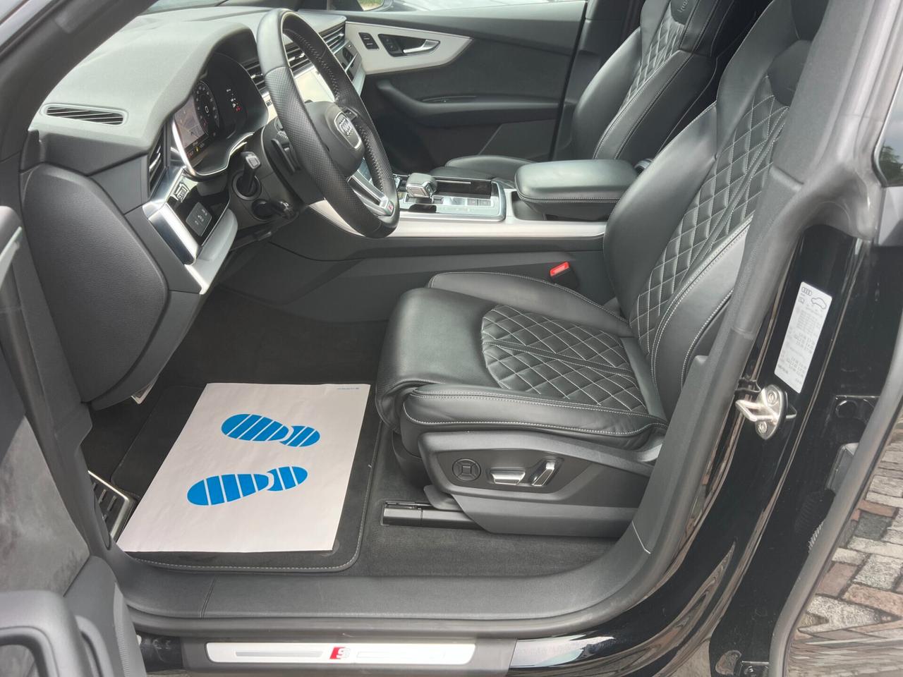 Audi Q8 55 TFSI e quattro tiptronic Sport