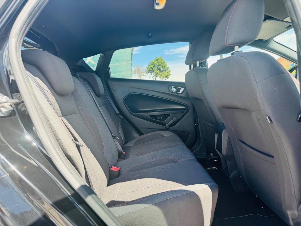 Ford Fiesta 1.5 TDCi 75CV 5 porte ST-Line
