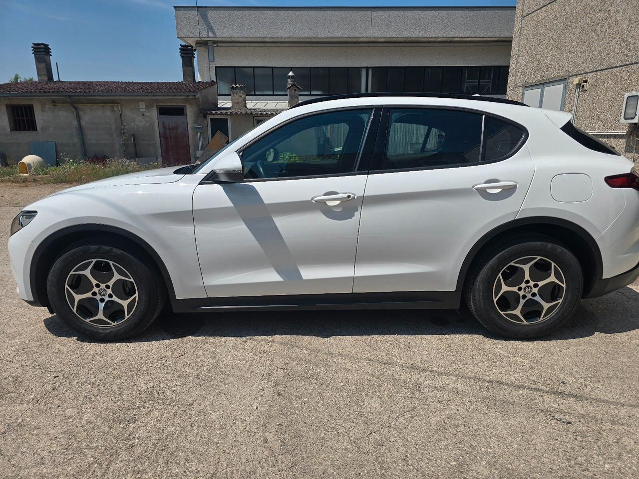 Alfa Romeo Stelvio 2.2 Turbodiesel 160 CV AT8 RWD Super Business