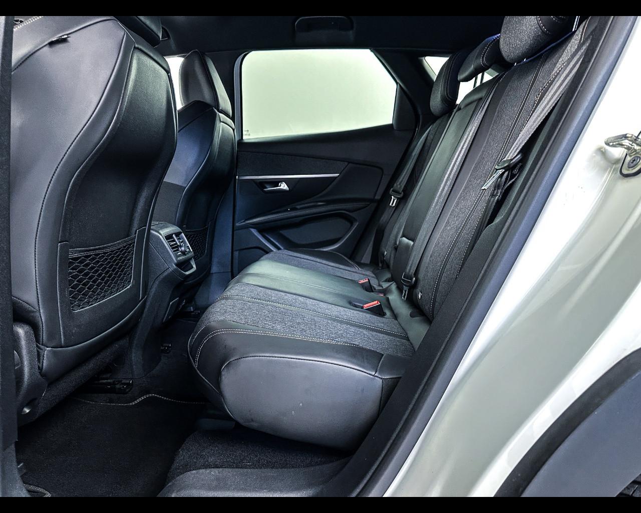 PEUGEOT 3008 2ª serie - 3008 BlueHDi 130 S&S EAT8 Allure