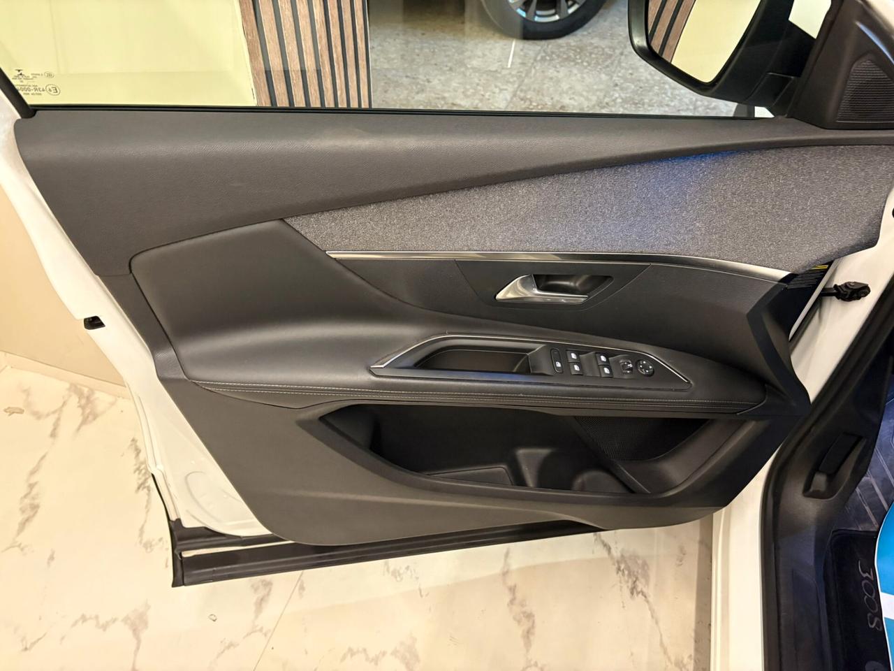 Peugeot 3008 BlueHDi 130 S&S EAT8 Allure
