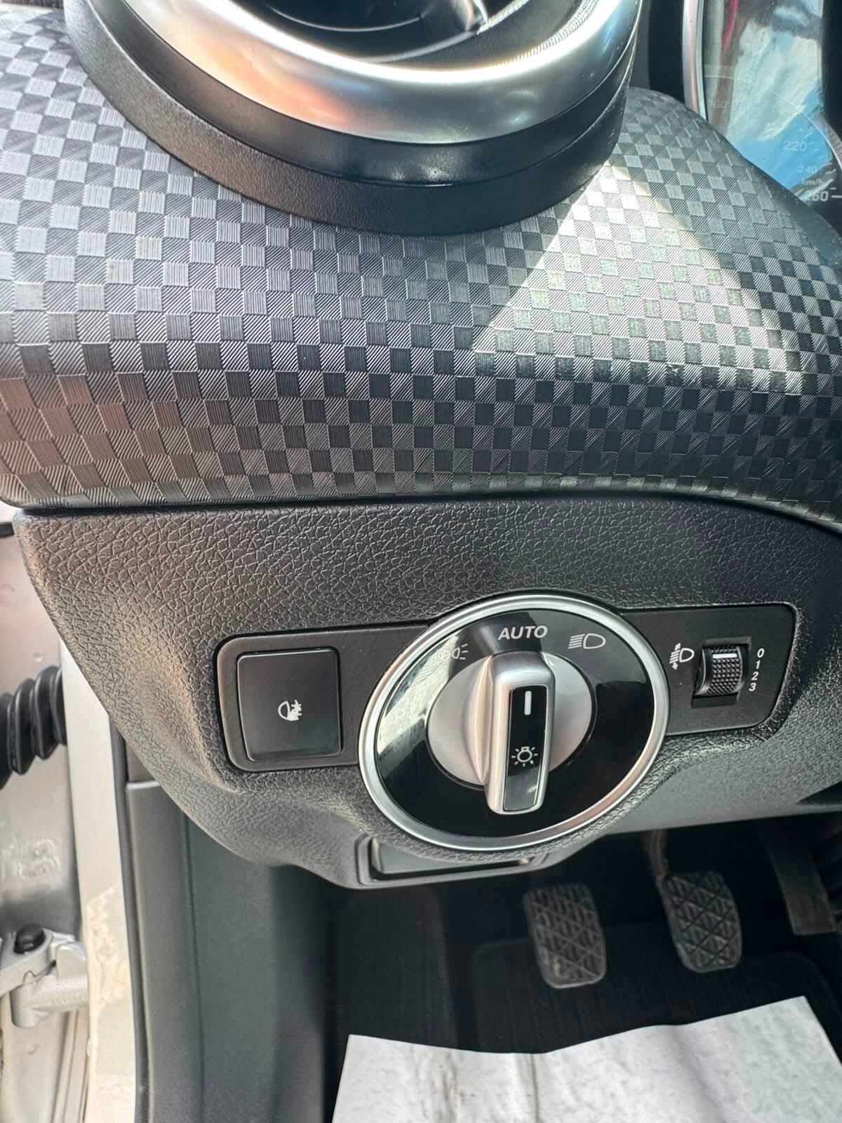 Mercedes-benz A 180 d Premium