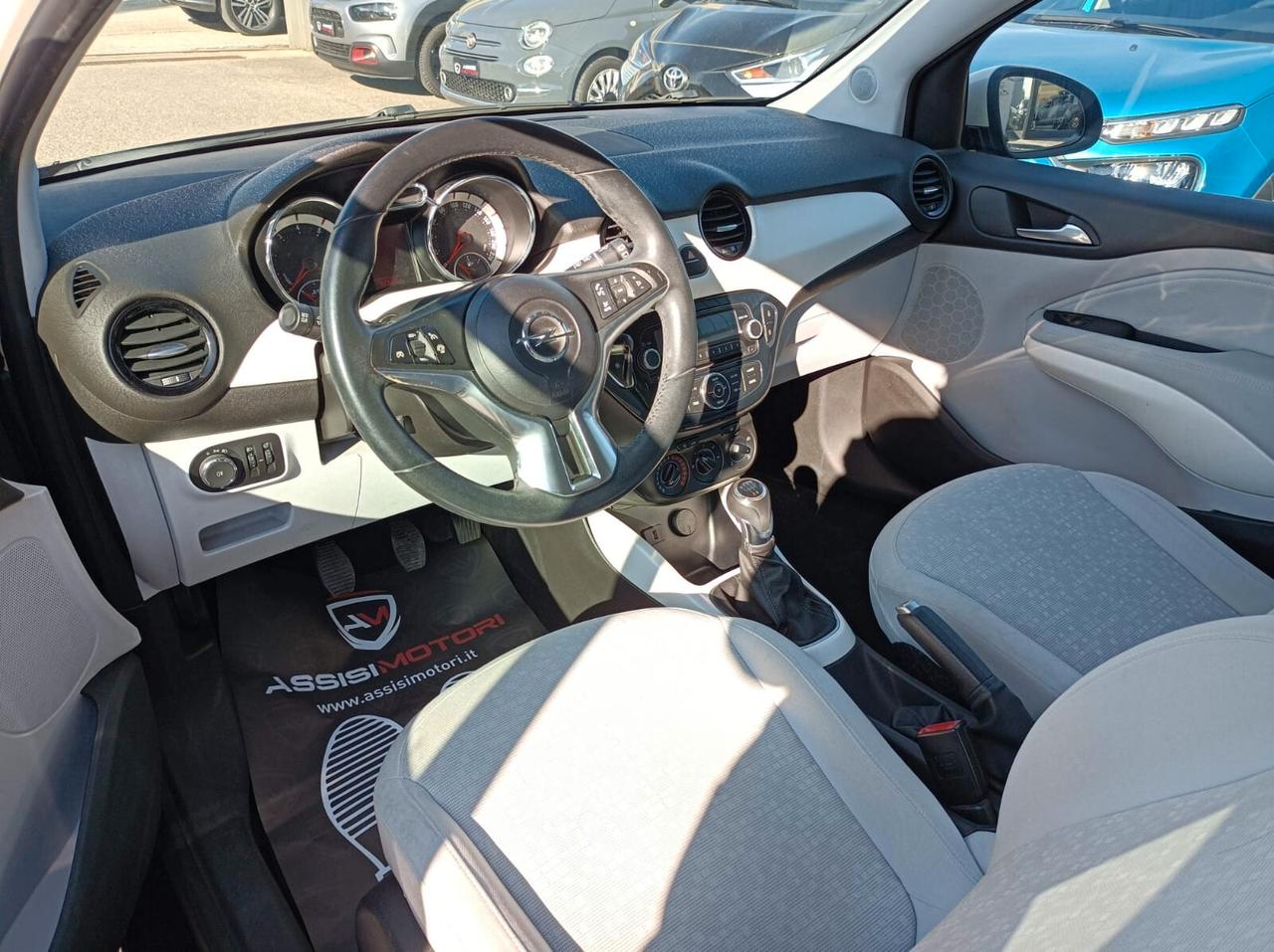 Opel Adam 1.2 70 CV Glam