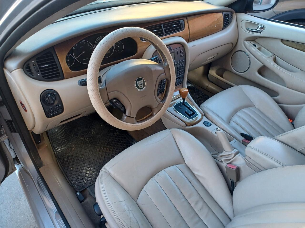 Jaguar X-Type Jaguar X-Type 2.5 V6 24V cat Executive