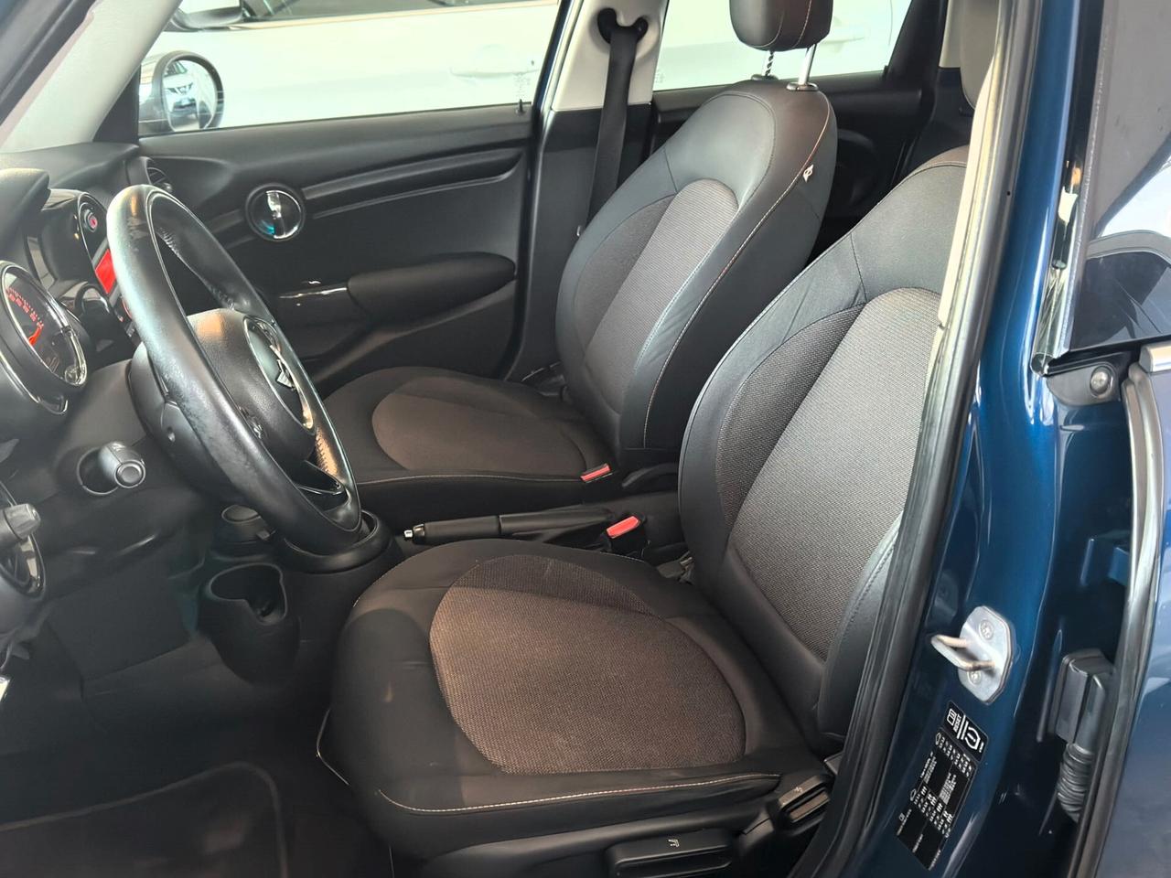 Mini 1.5 Cooper D 5 porte