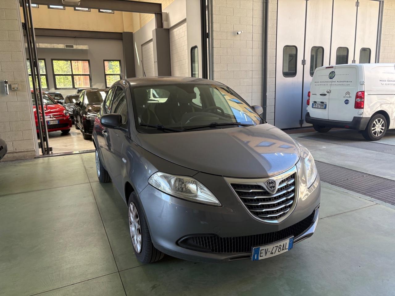 Lancia Ypsilon 0.9 TwinAir 85 CV 5 porte Metano Ecochic Gold