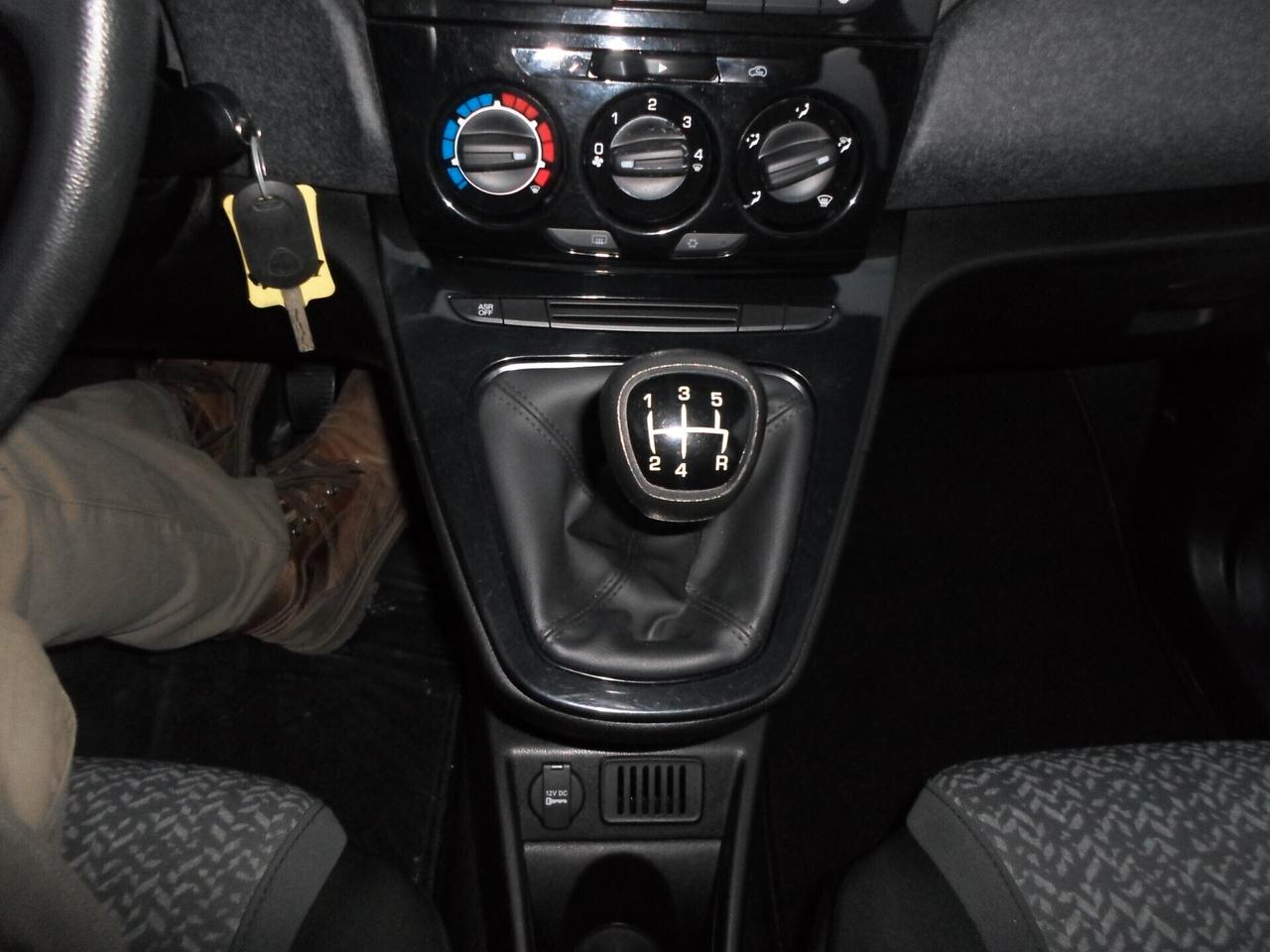 Lancia Ypsilon 1.2 69 CV 5 porte GPL Ecochic Monogram