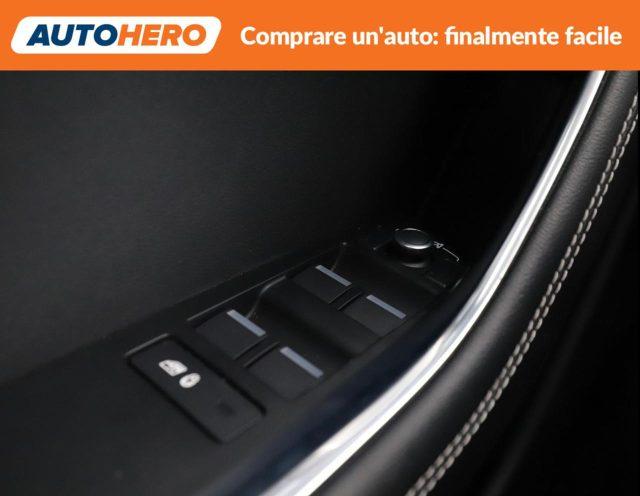 JAGUAR XE 2.0 D 204 CV aut. R-Dynamic Black