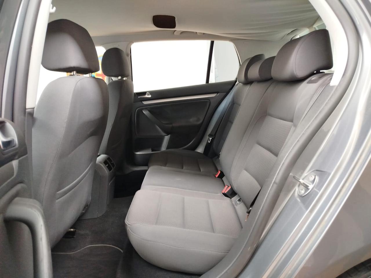 Volkswagen Golf 5p 1.6 fsi Sport, adatta a neop. Unico Prop.