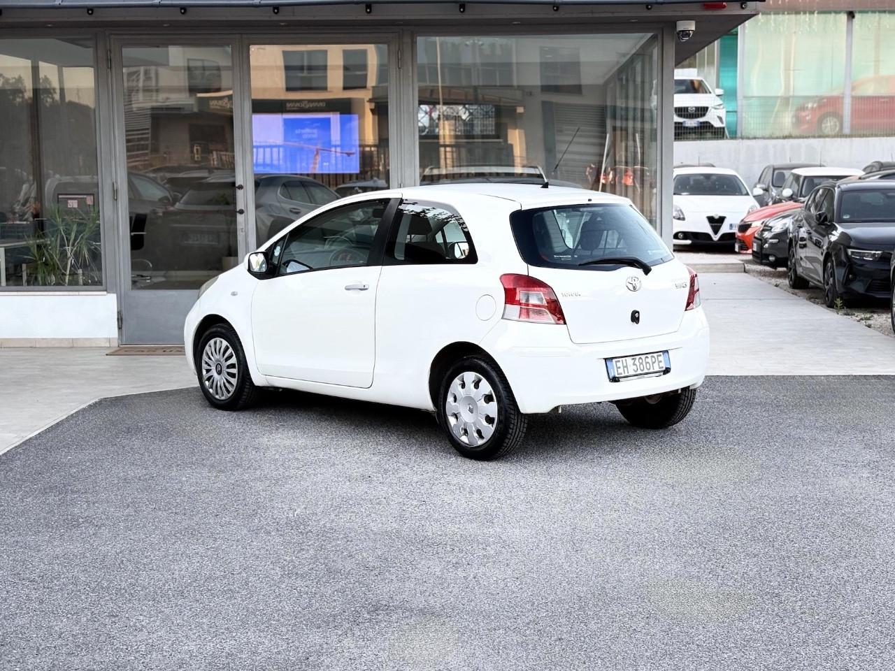 Toyota Yaris 1.0 Benzina 69CV E5 Neo - 2011