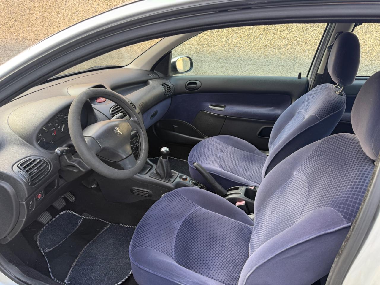 Peugeot 206 1.1 benzina clima neopatentati