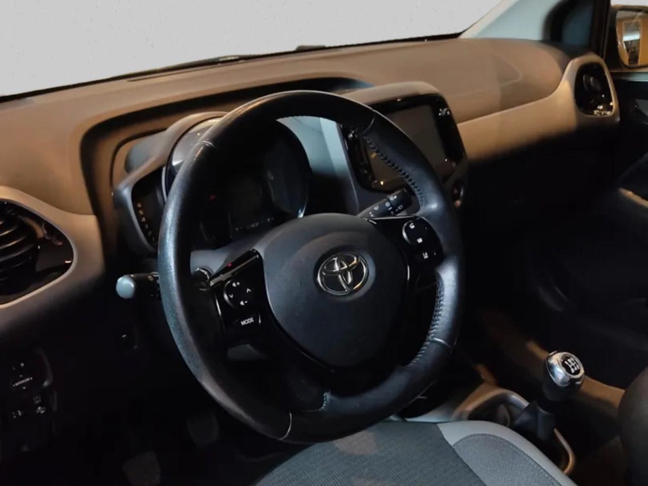 Toyota Aygo Connect 1.0 VVT-i 72 CV 5 porte x-clusiv