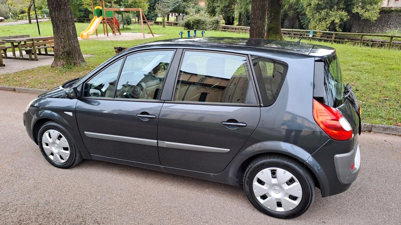 Renault Scenic Grand Scénic 1.9 dCi/130CV
