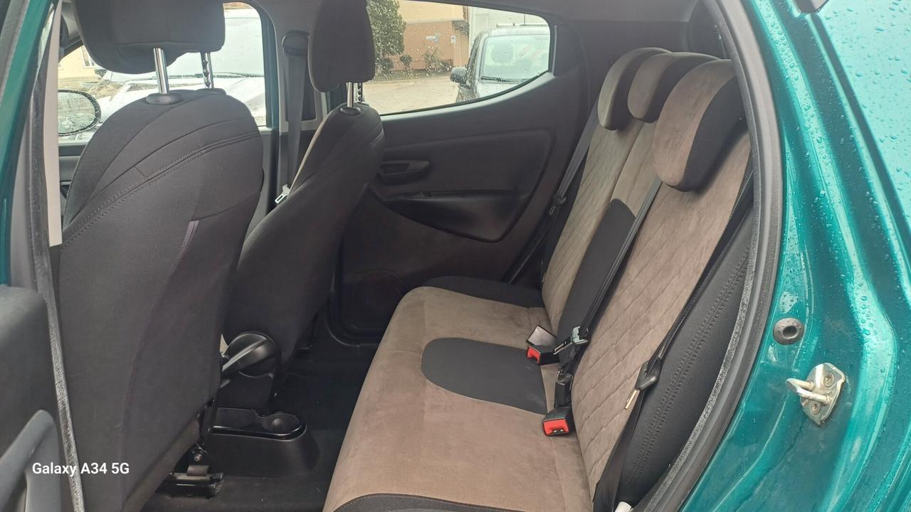 Lancia Ypsilon 1.2 69 CV 5 porte S&S Platinum