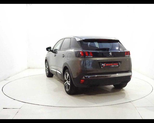 PEUGEOT 3008 Hybrid 225 e-EAT8 Allure