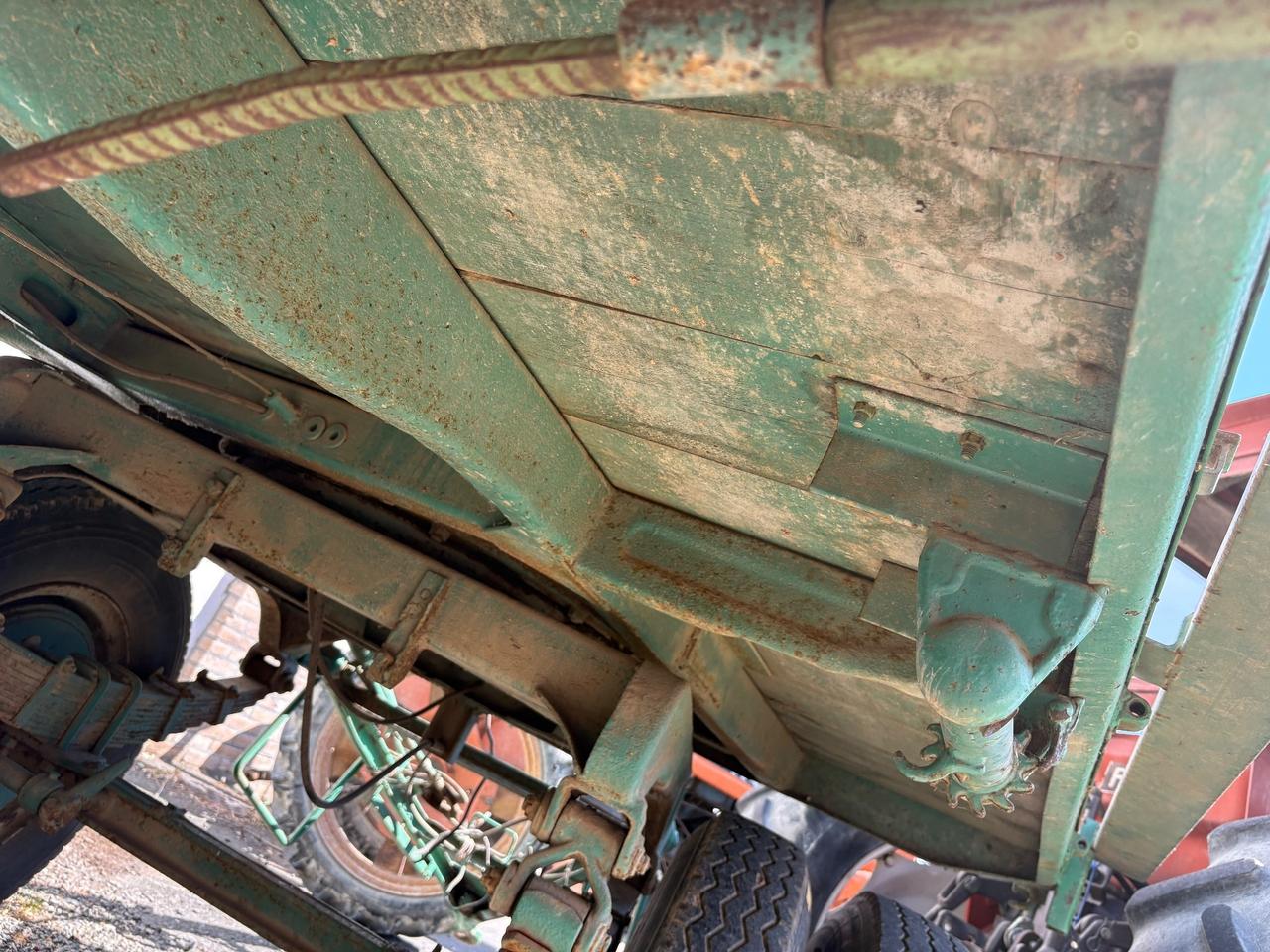 Rimorchio agricolo Viberti per paglia o fieno