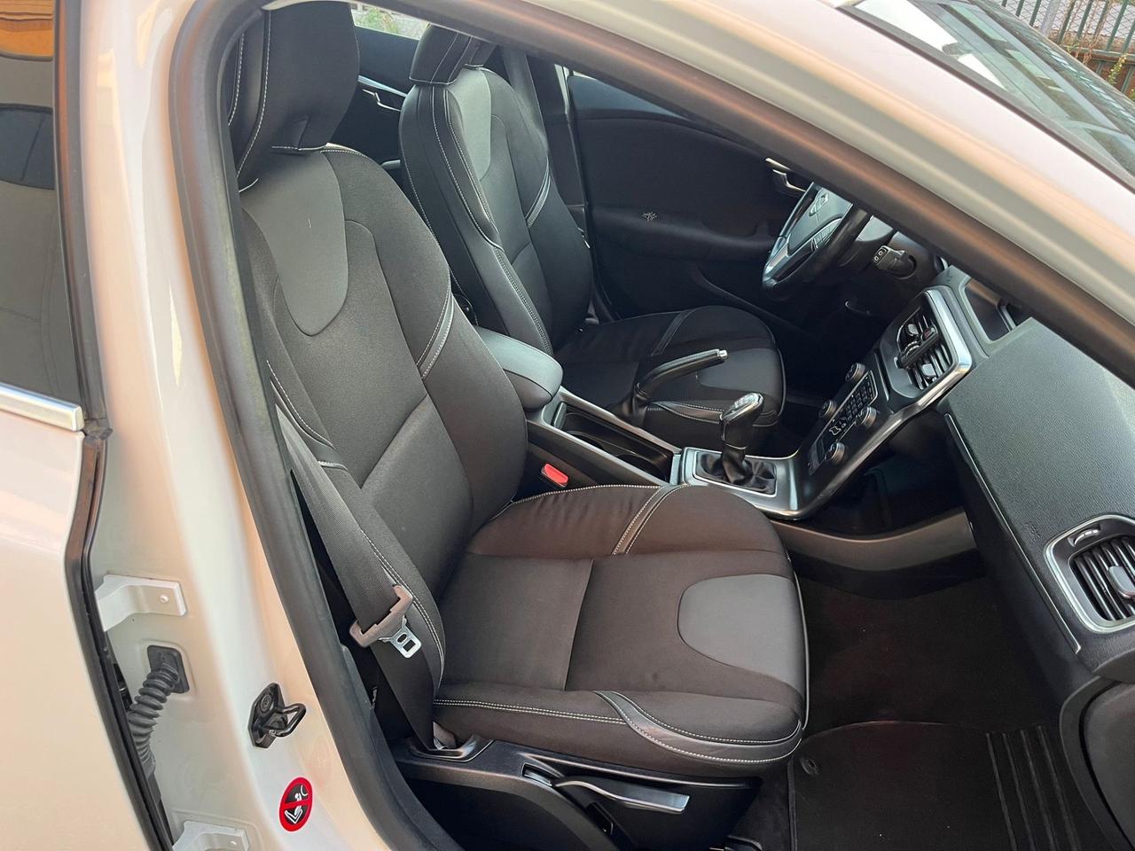 Volvo V40 D2 1.6 Diesel Summum