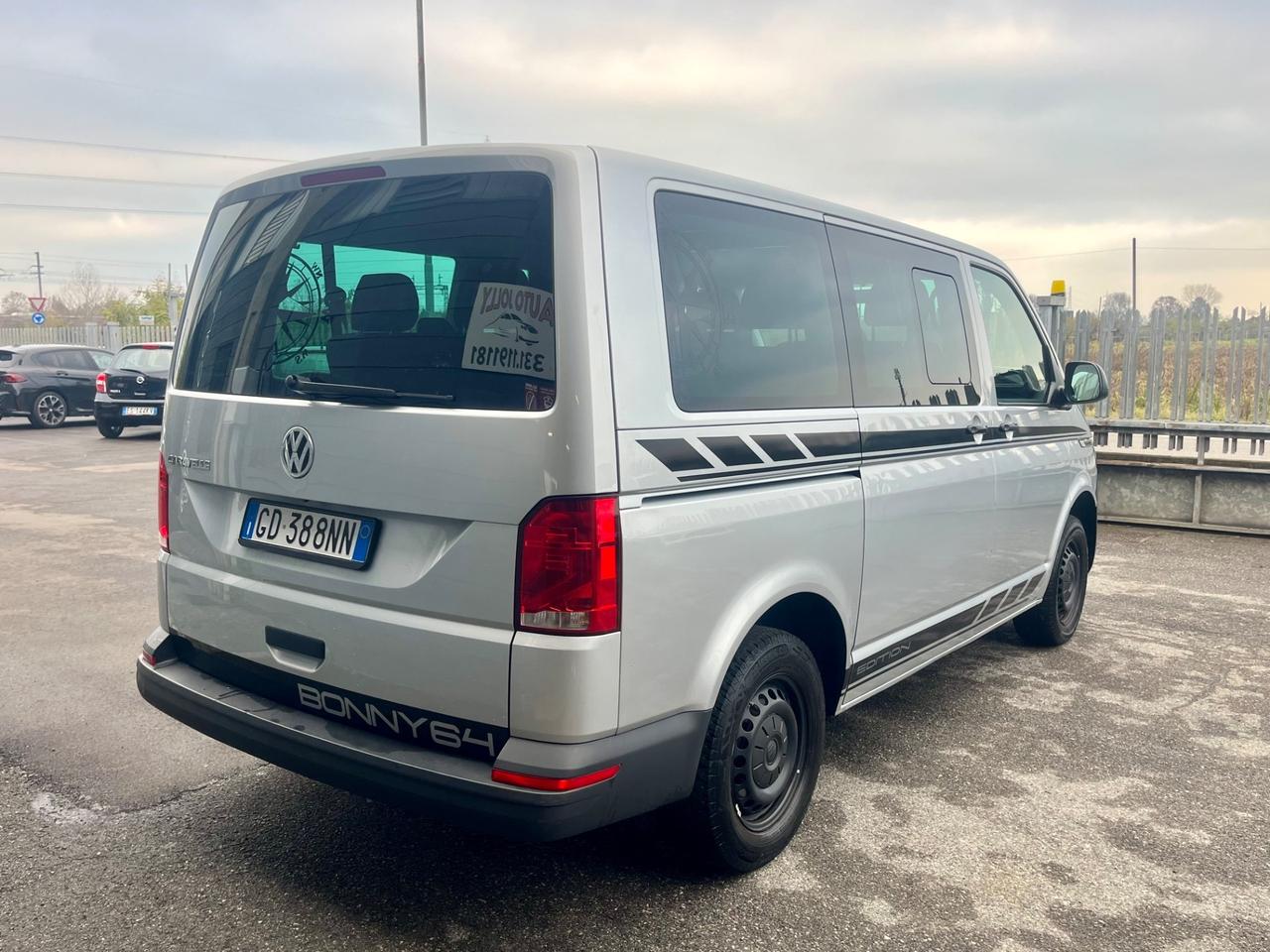 Volkswagen T6 Caravelle 2.0 TDI FWD 9 Posti