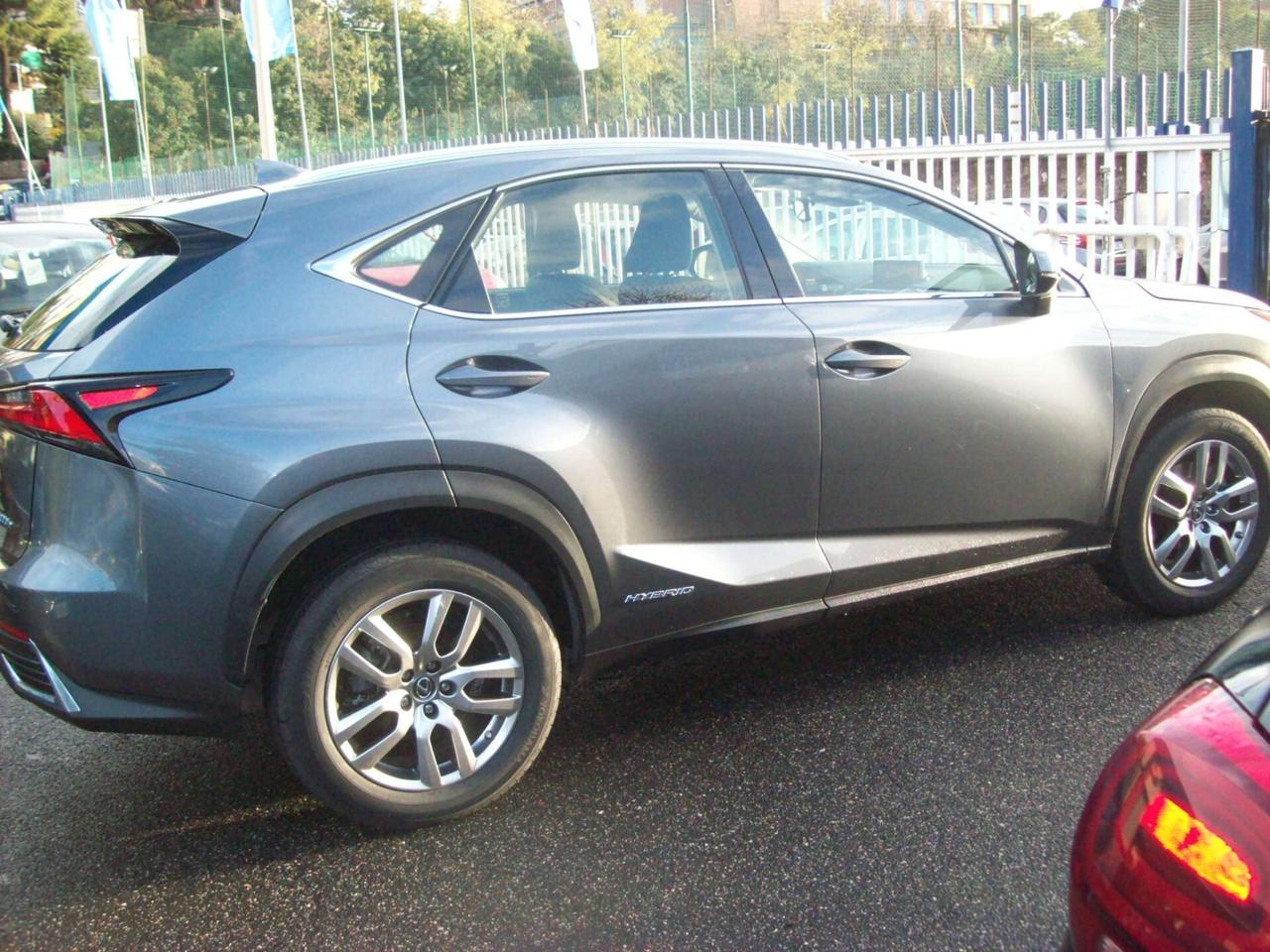Lexus NX 300h Hybrid 4WD Business