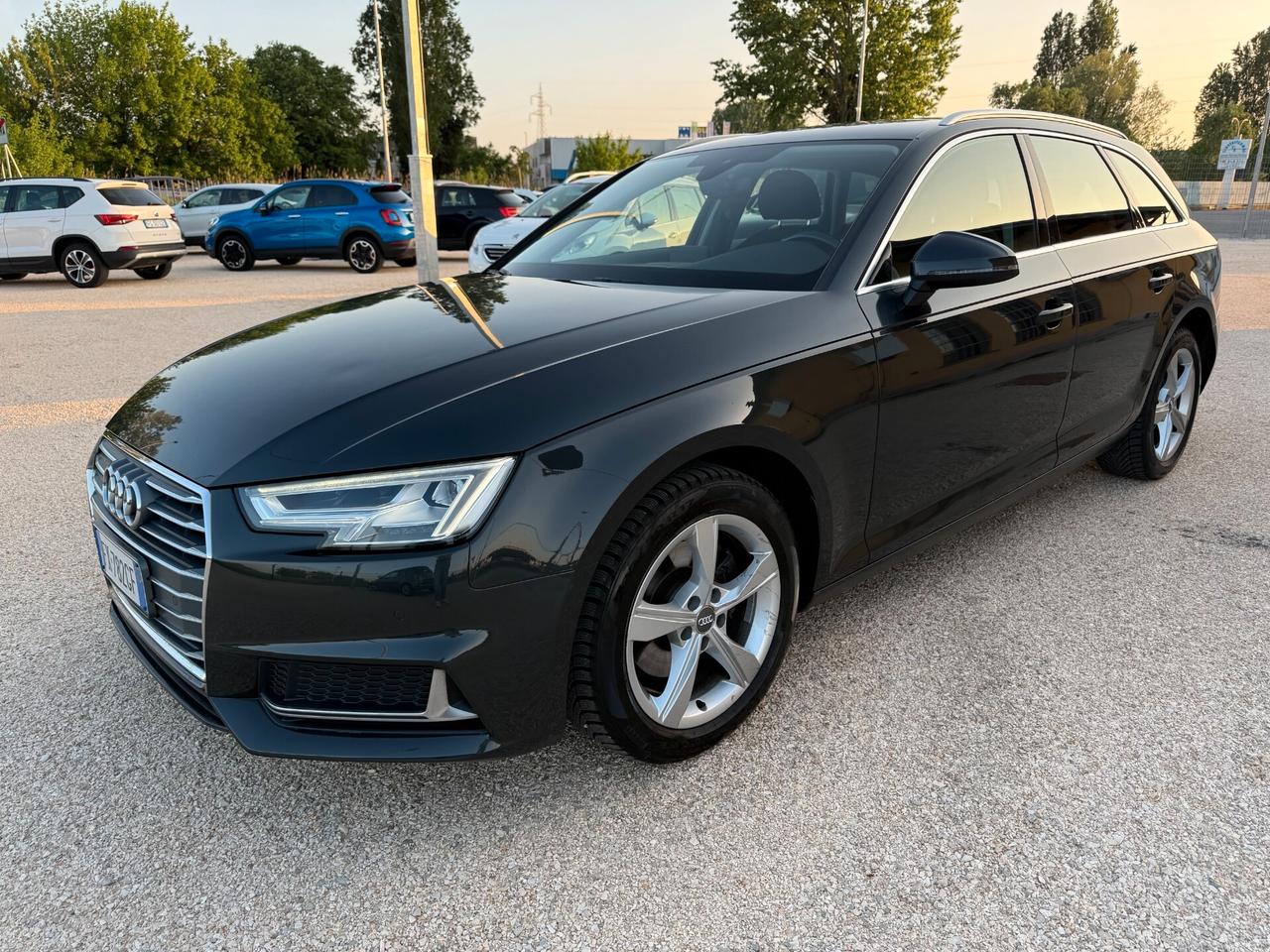 Audi A4 Avant 35 TDI S tronic line edition