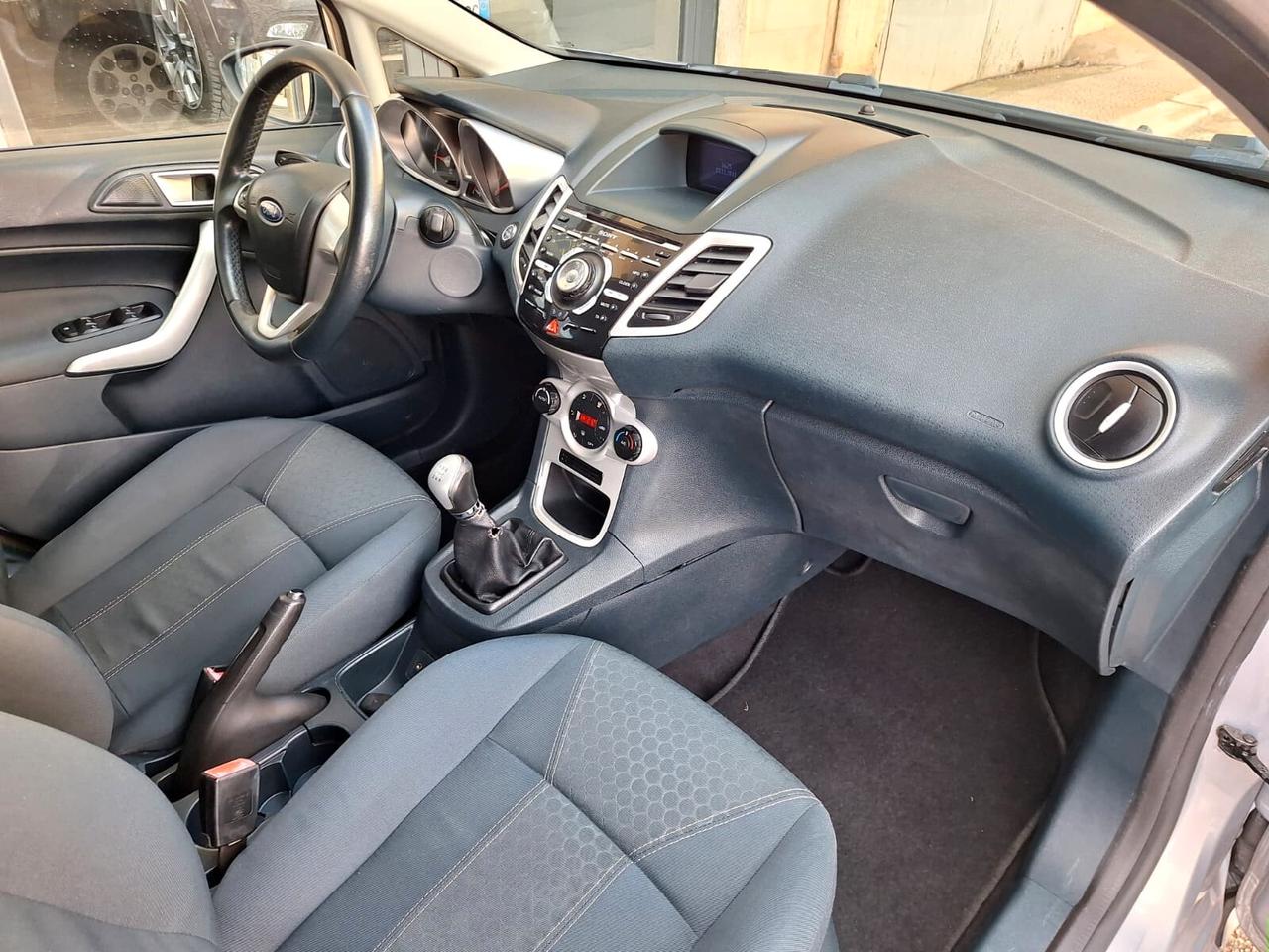 Ford Fiesta 1.4 TDCi 70CV 5 porte Titanium