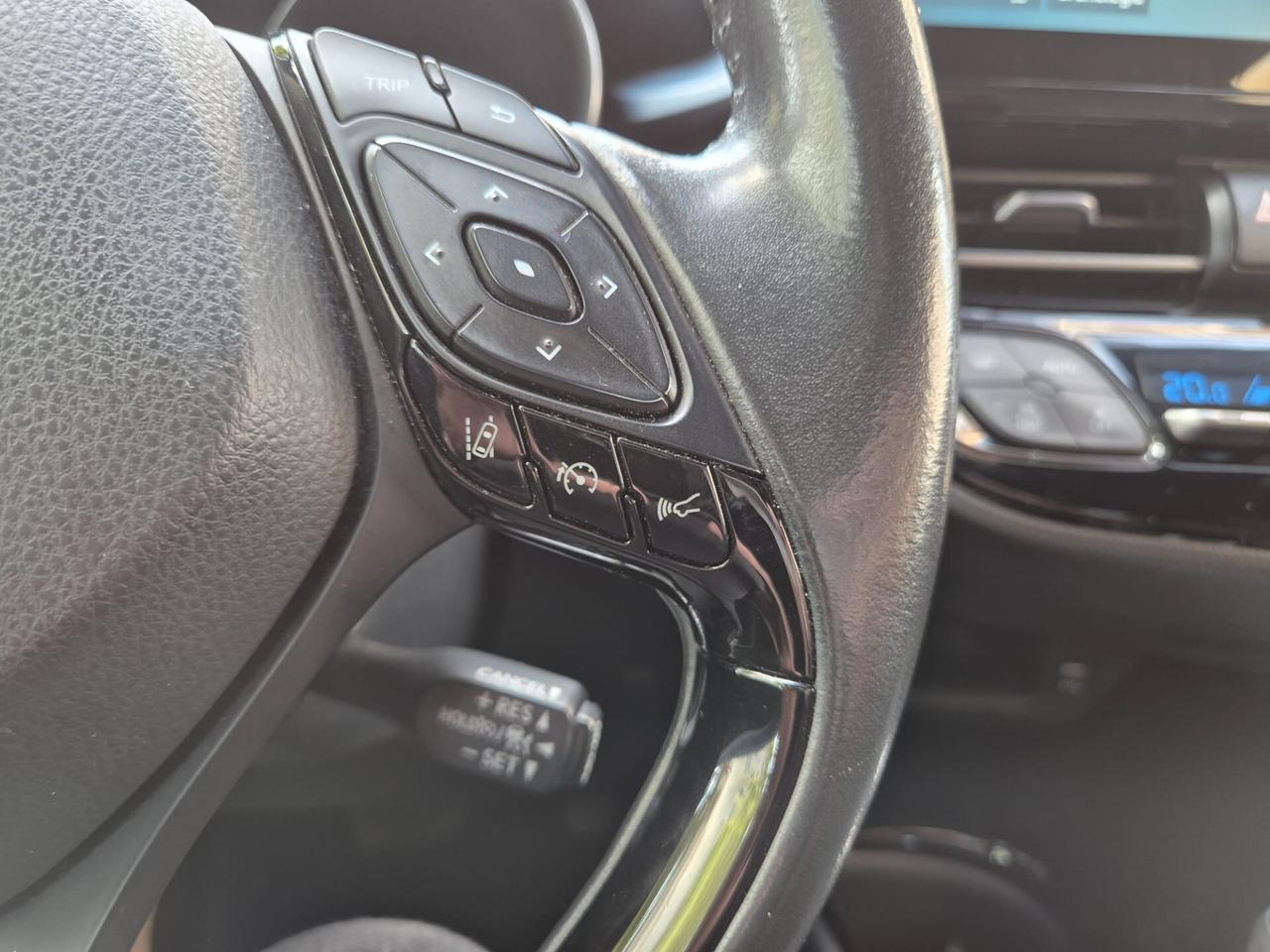 Toyota C-HR Hybrid TREND / NO OBBL. FINANZ.