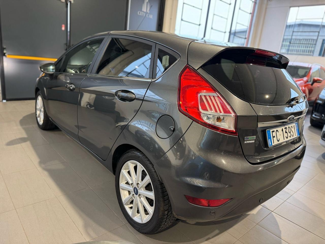 Ford Fiesta 1.0 EcoBoost 100CV 5 porte Black & White Edition ADATTA PER NEOPATENTATI