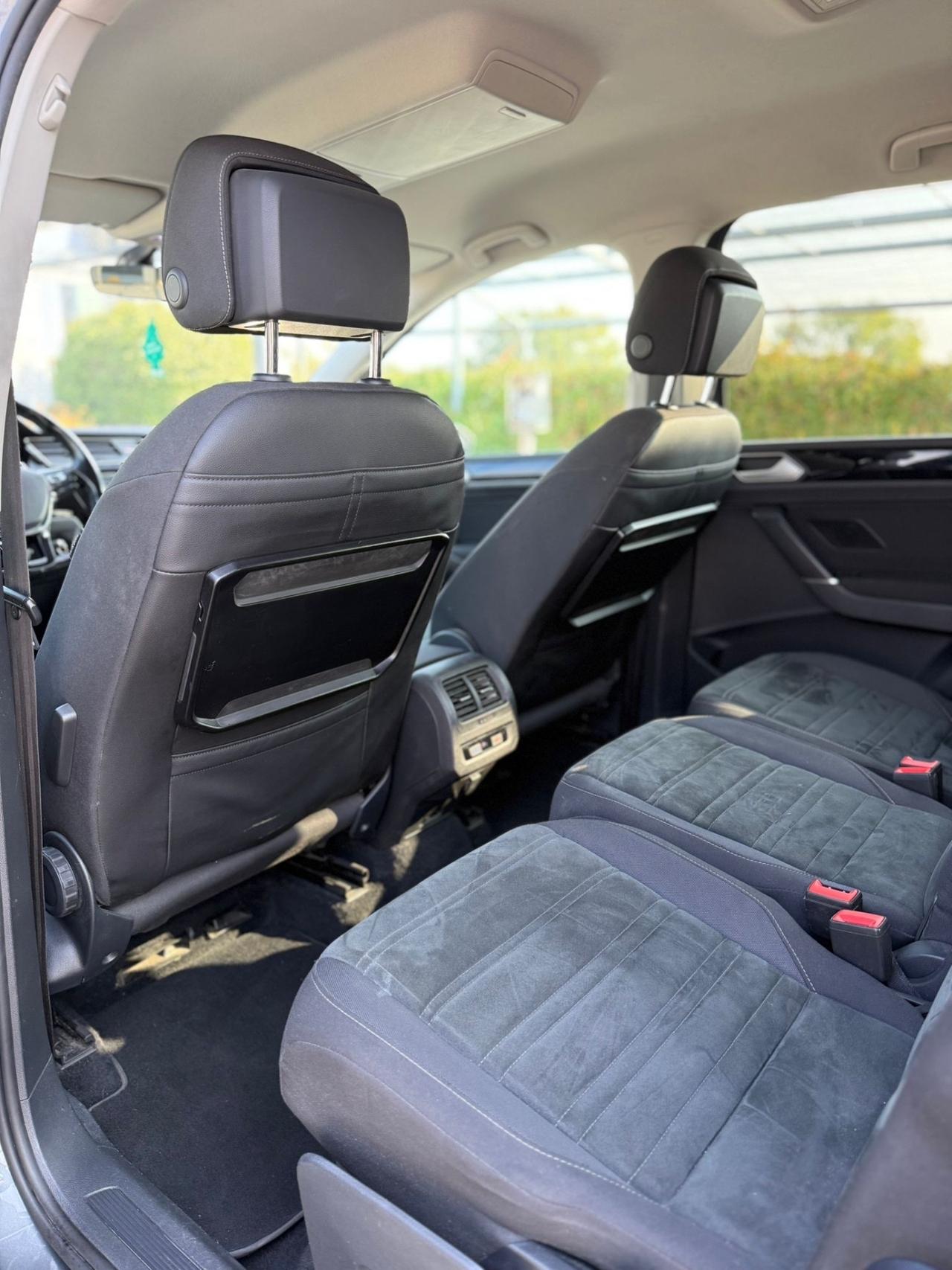 Volkswagen Touran 2.0 TDI 150 CV SCR DSG Executive BlueMotion Tech.