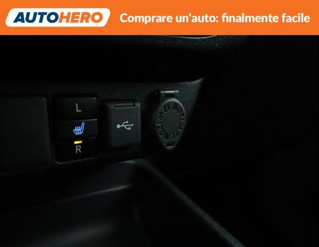 TOYOTA Hilux 2.8 D-4D A/T 4WD 48V 4 porte Double Cab Executive