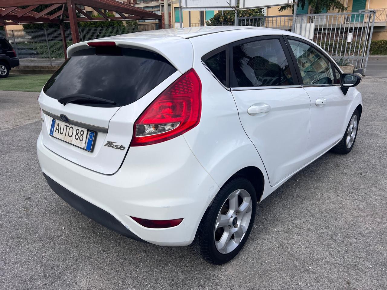 Ford Fiesta 1.4 TDCi 5p. Titanium