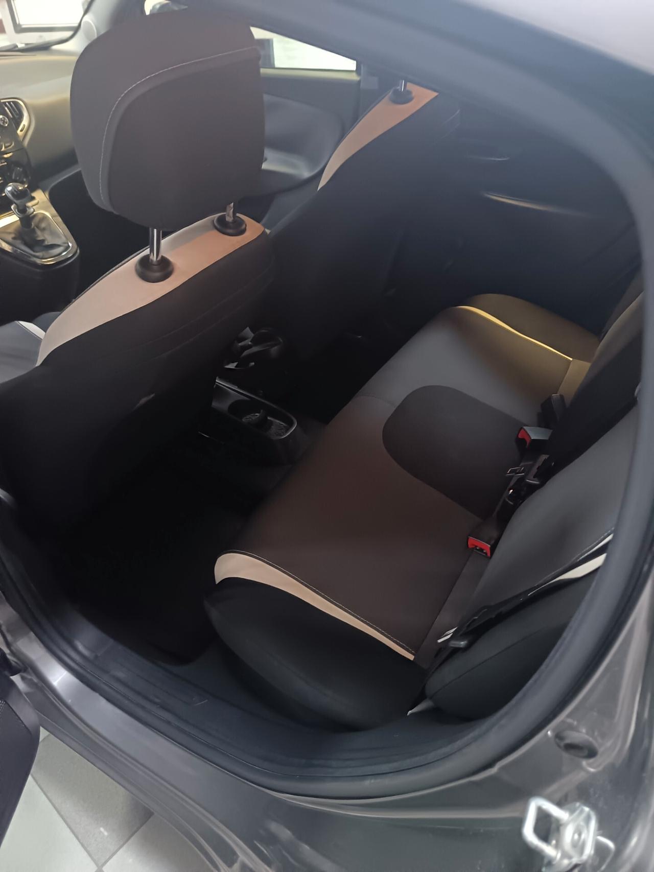 Lancia Ypsilon 1.2 69 CV 5 porte Elefantino
