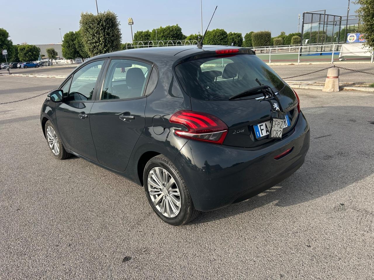 Peugeot 208 BlueHDi 75 5 porte Allure