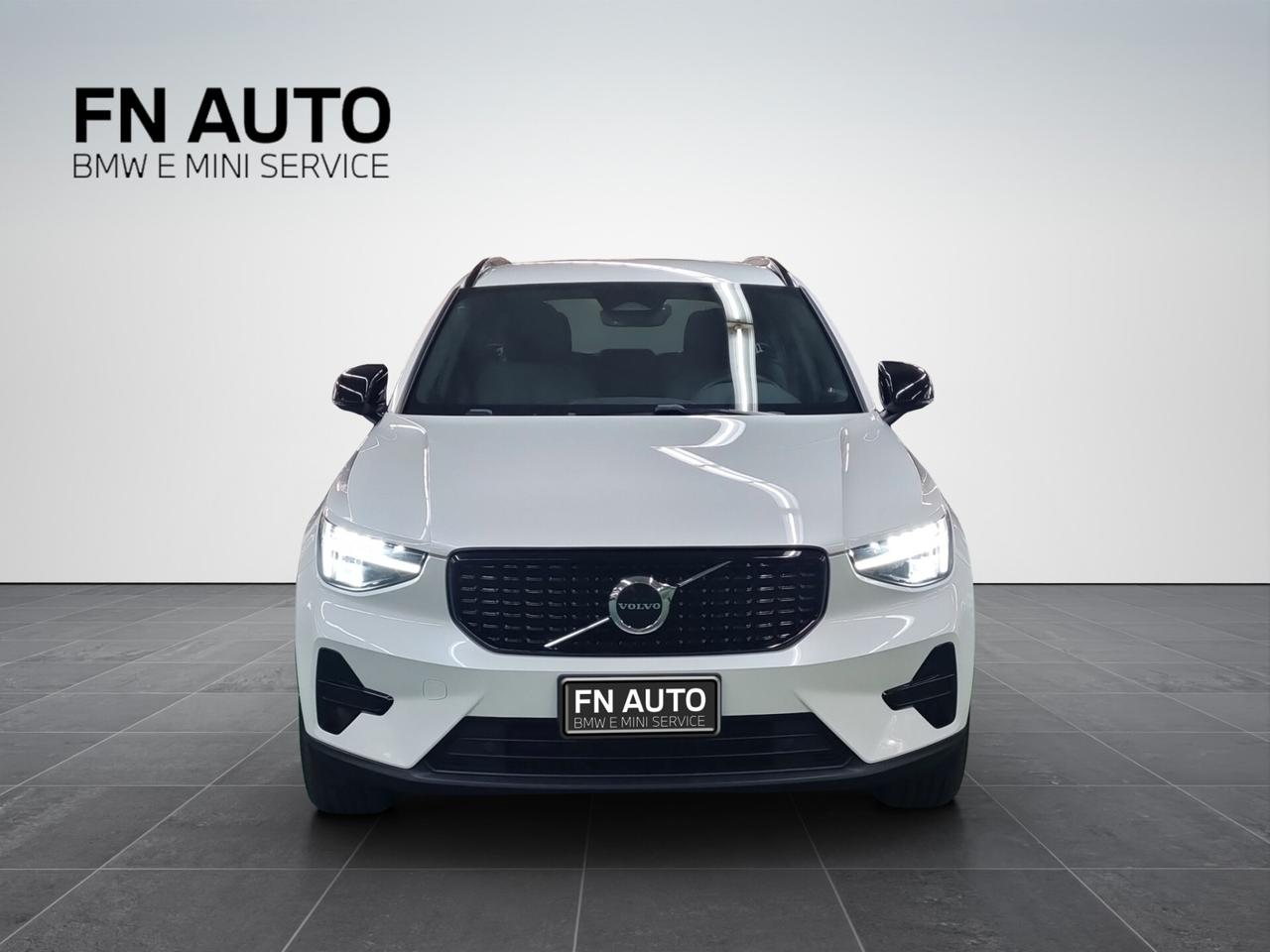 Volvo XC40 B3 automatico Plus Dark