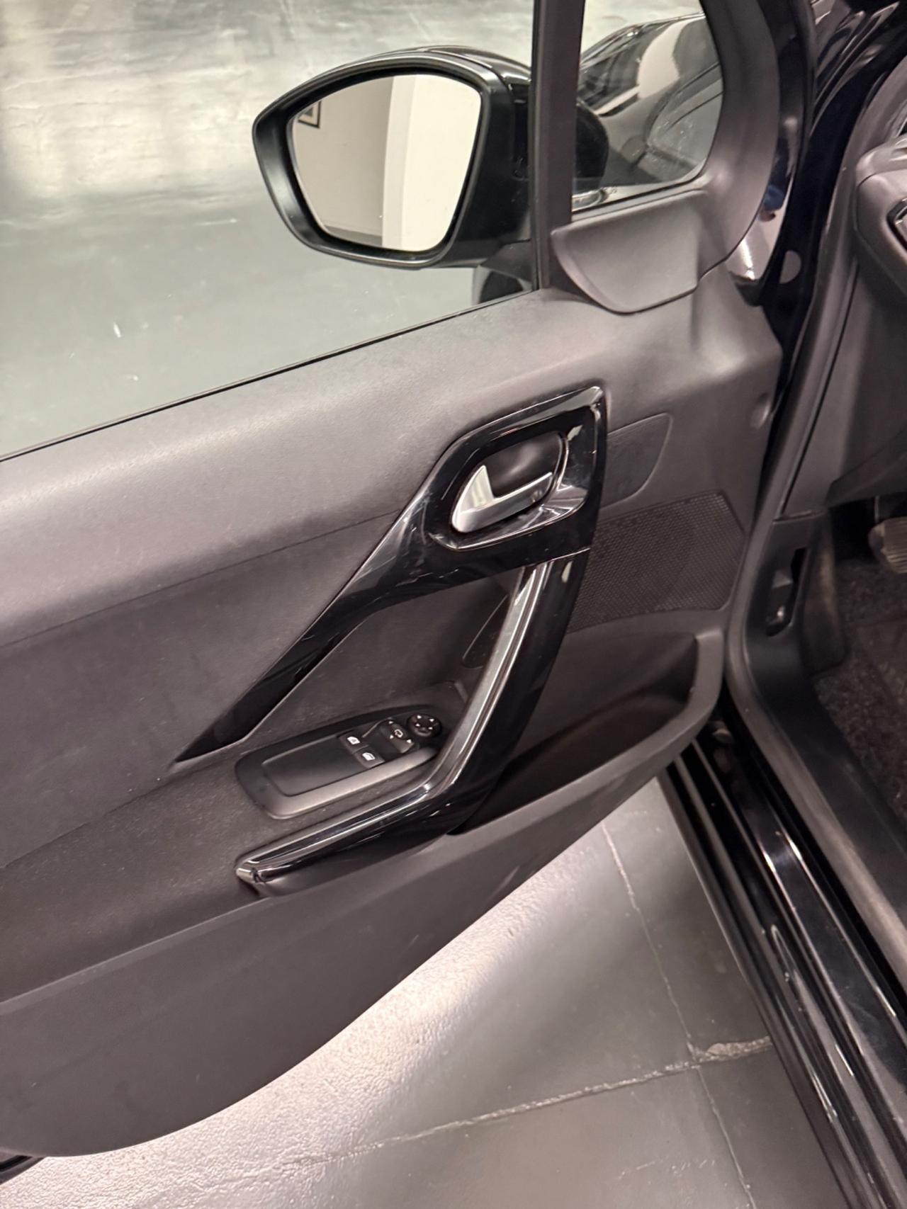 Peugeot 208 PureTech 82 5 porte Active