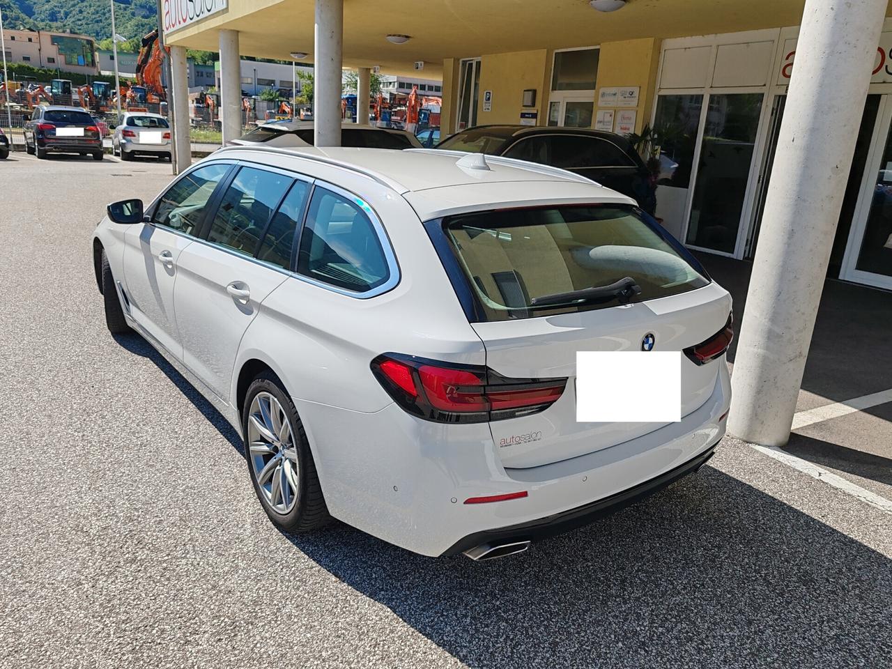 BMW 520d - X Drive - Touring Business - Diesel/Ibrida