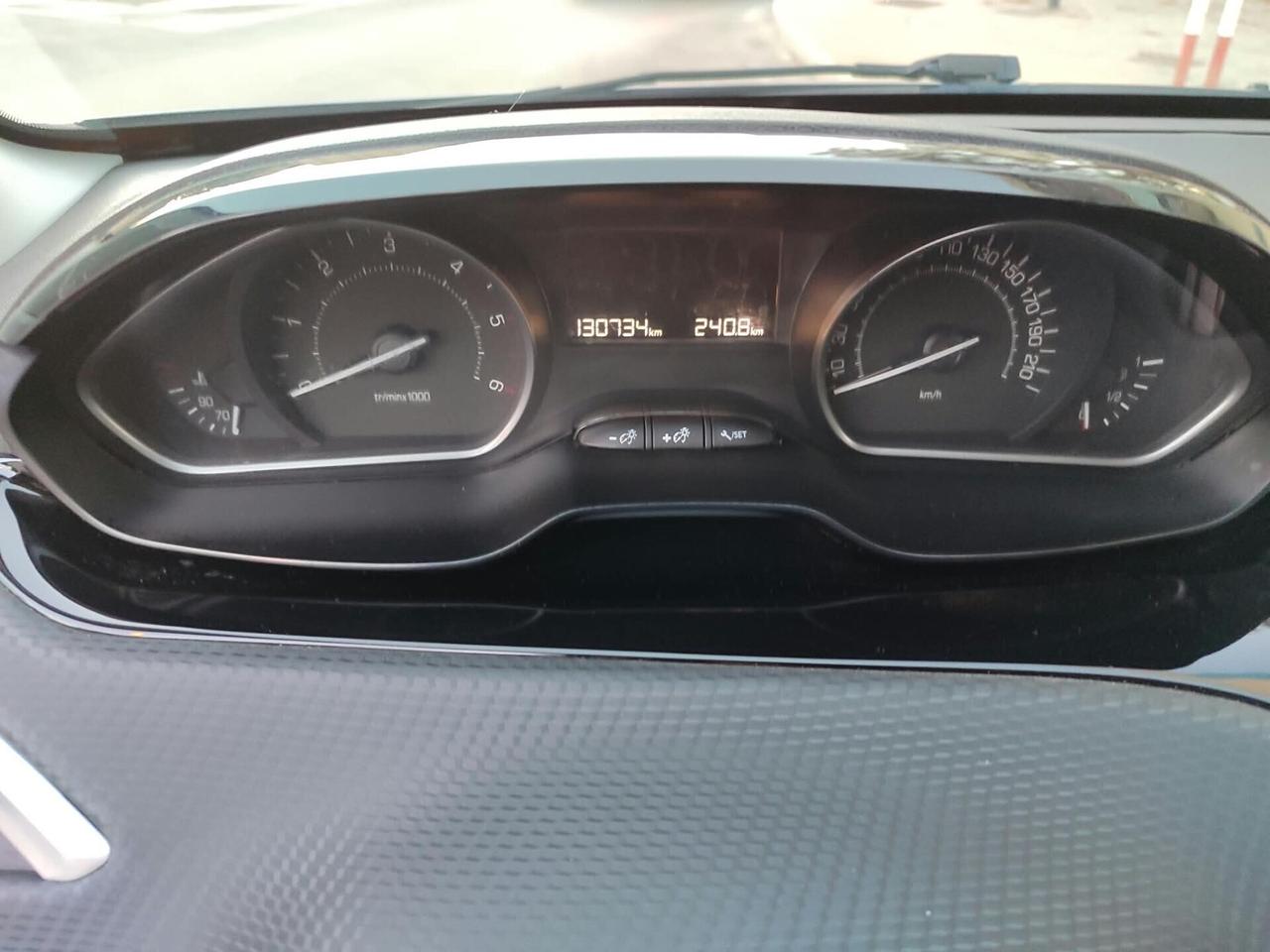 Peugeot 2008 1.6 BlueHDi 75 CV