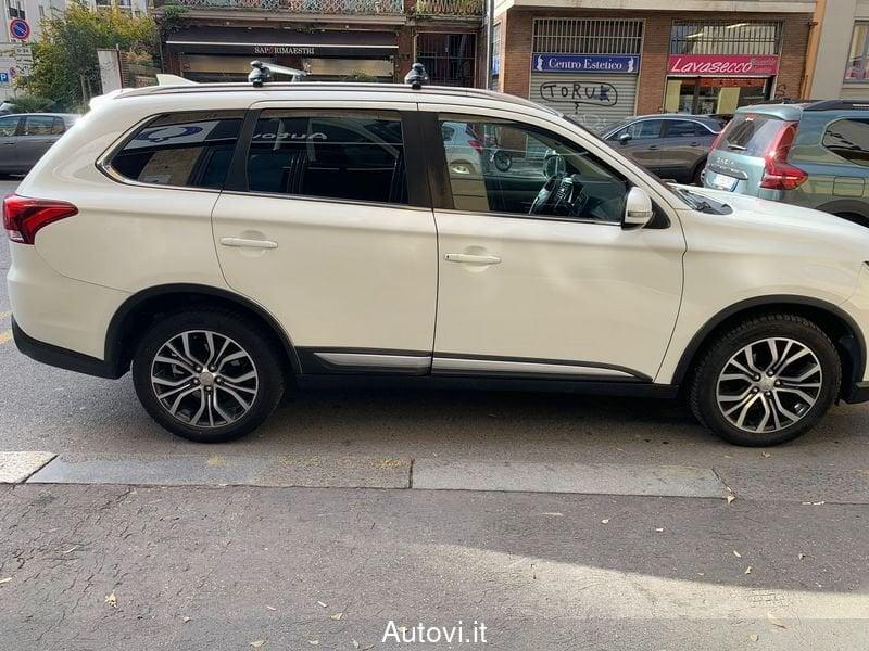 Mitsubishi Outlander Outlander 2.2 DI-D 4WD Instyle Plus SDA 7 posti (PROMO)