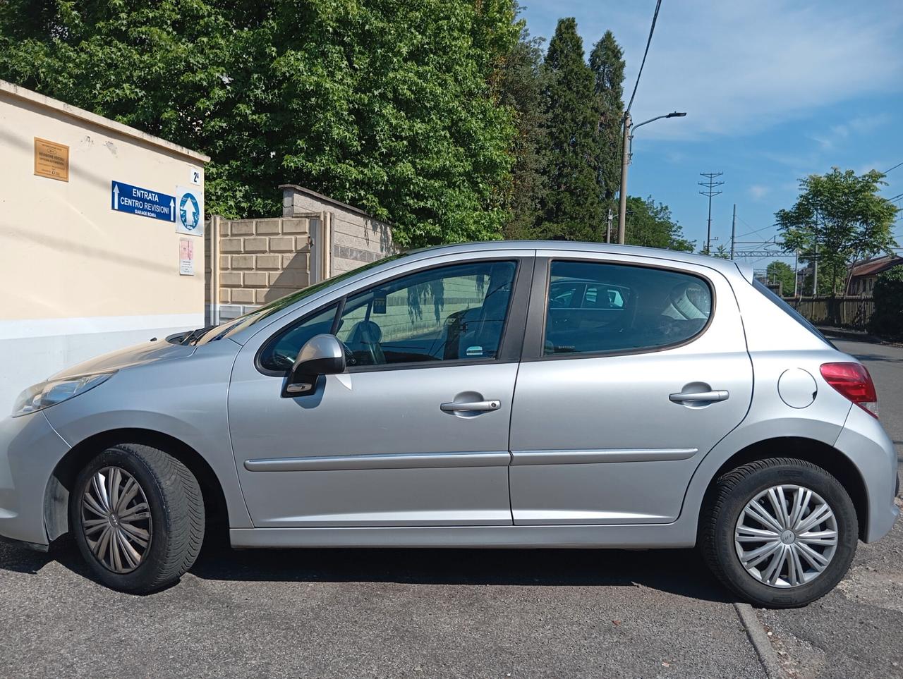 Peugeot 207 Plus 1.4 HDi 70CV 5 porte