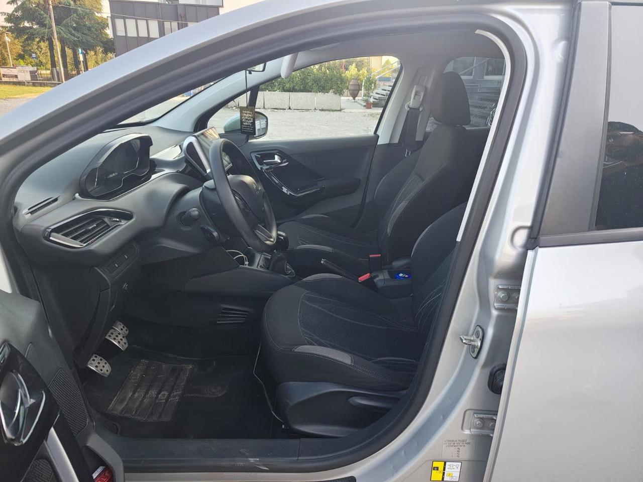 Peugeot 208 Active 1.4 95 VTI #11923