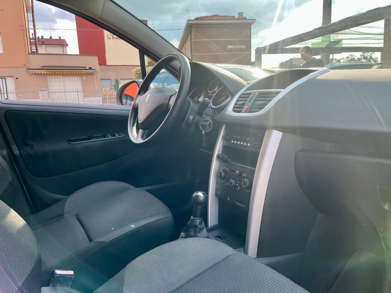 Peugeot 207 Plus 1.4 gpl con 65.000km!