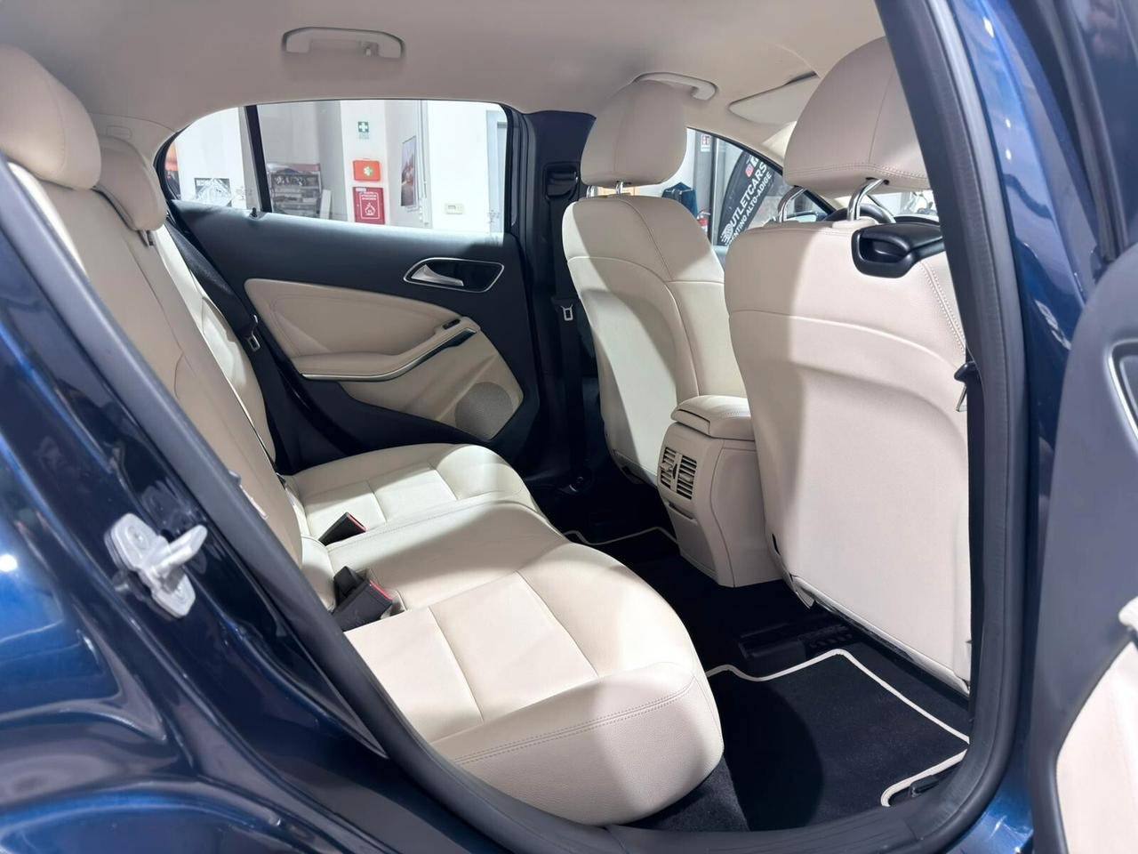 MERCEDES GLA 180d PREMIUM MANUALE 2017