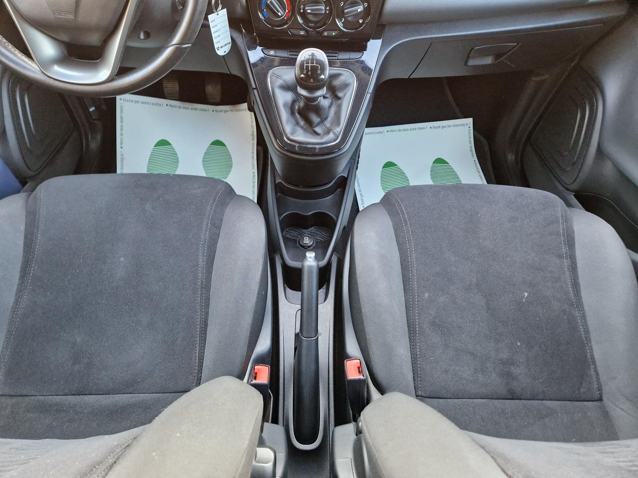 Lancia Ypsilon 1.2 69 CV 5 porte S&S Silver