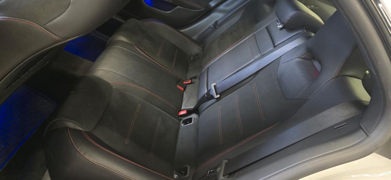 Mercedes - benz CLA 220 AMG 4Matic Automatic Premium