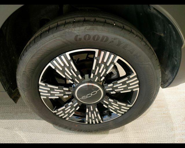 FIAT 600 1.2 hybrid 145cv auto