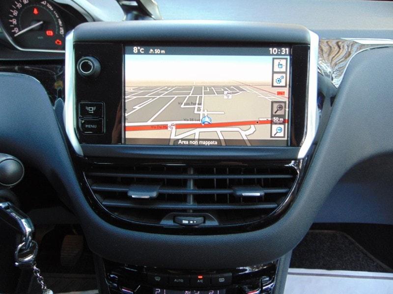 PEUGEOT 208 1° serie 1.6 e-HDi 92 CV Stop&Star...